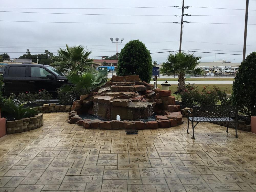 Days Inn By Wyndham Humble/Houston Intercontinental Airport Bagian luar foto