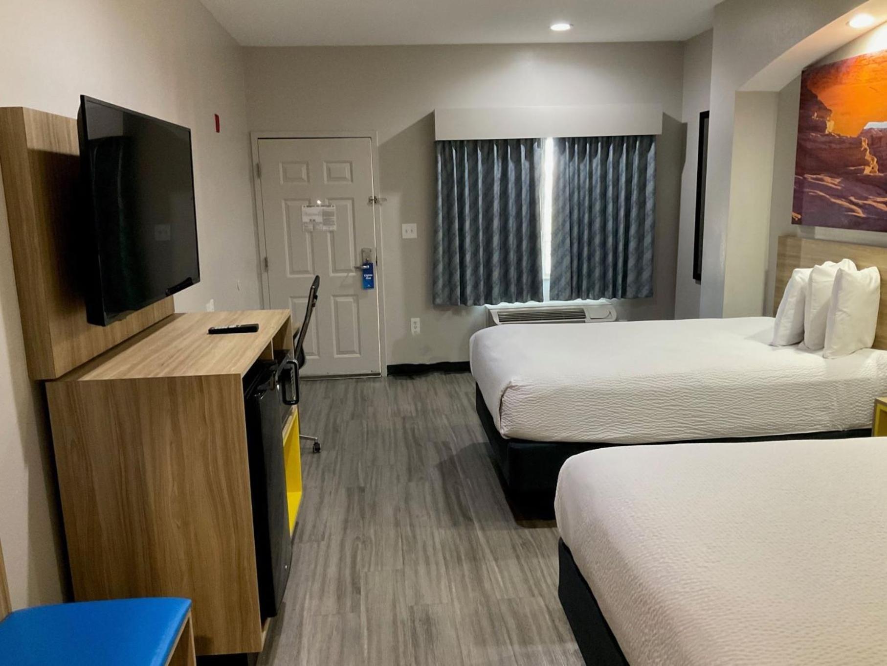 Days Inn By Wyndham Humble/Houston Intercontinental Airport Bagian luar foto